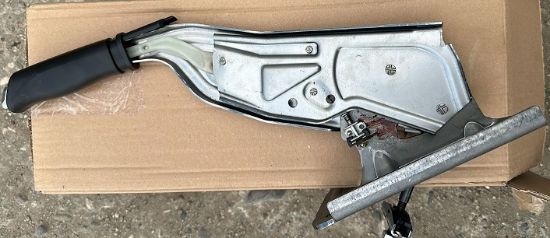 EL FREN KOLU MEGANE-III FLUENCE (SİYAH PLASTİK KAPLAMA) 360100020R resmi