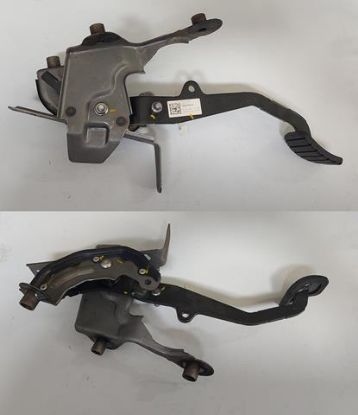 DEBRİYAJ PEDALI KOMPLE 465033381R CLIO IV resmi