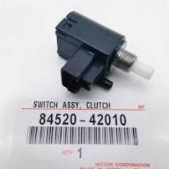 DEBRİYAJ PEDAL MÜŞÜRÜ 8452042010 COROLLA AURIS VERSO 1.3 1.4 1.6 resmi